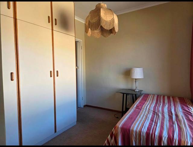 1 BEDROOM PROPERTY TO RENT IN PLATTEKLOOF 3